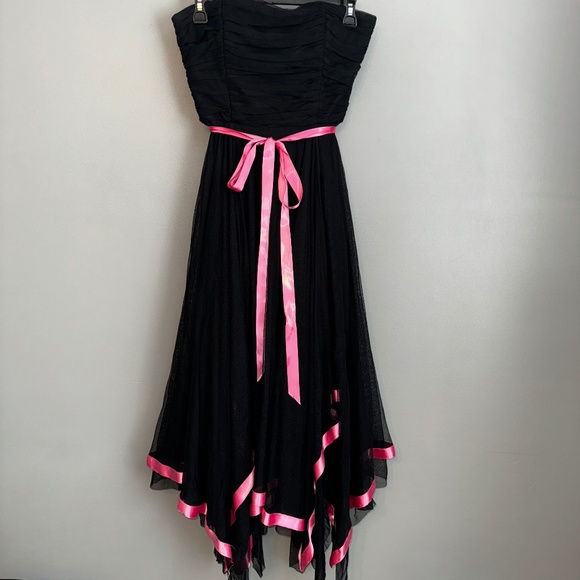 EUC Vintage Caché Strapless Tulle Handkerchief Hem Midi Dress Size 4 Cache - Picture 1 of 7
